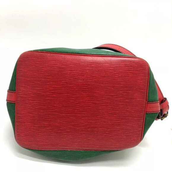 LOUIS VUITTON M44147 Epi Petit Noe Drawstring bag Shoulder bag - Picture 10 of 14